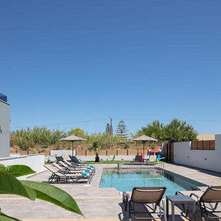 Sunnyside Villas, Ideal For Vibrant Stays,By Thinkvilla Pigianos Kampos  エクステリア 写真