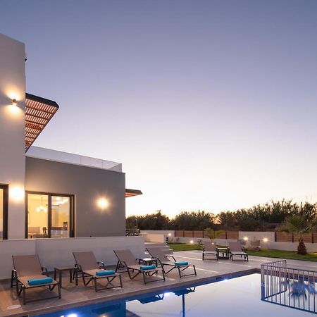 Sunnyside Villas, Ideal For Vibrant Stays,By Thinkvilla Pigianos Kampos  エクステリア 写真