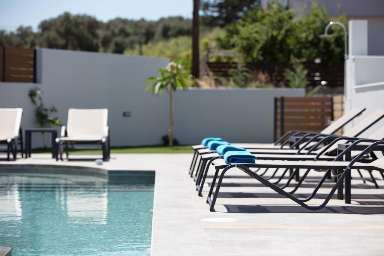 Sunnyside Villas, Ideal For Vibrant Stays,By Thinkvilla Pigianos Kampos  エクステリア 写真