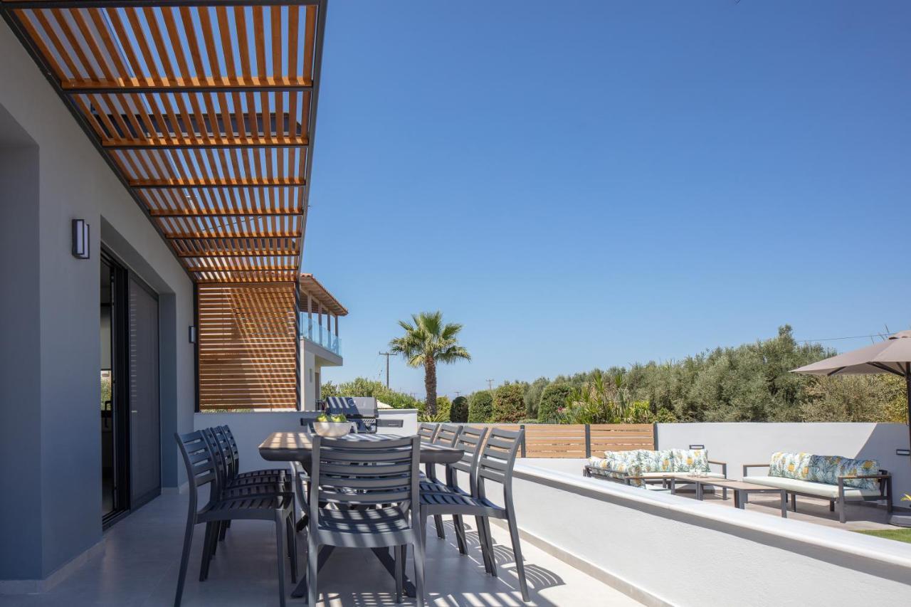 Sunnyside Villas, Ideal For Vibrant Stays,By Thinkvilla Pigianos Kampos  エクステリア 写真