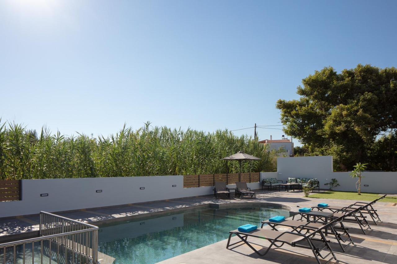 Sunnyside Villas, Ideal For Vibrant Stays,By Thinkvilla Pigianos Kampos  エクステリア 写真