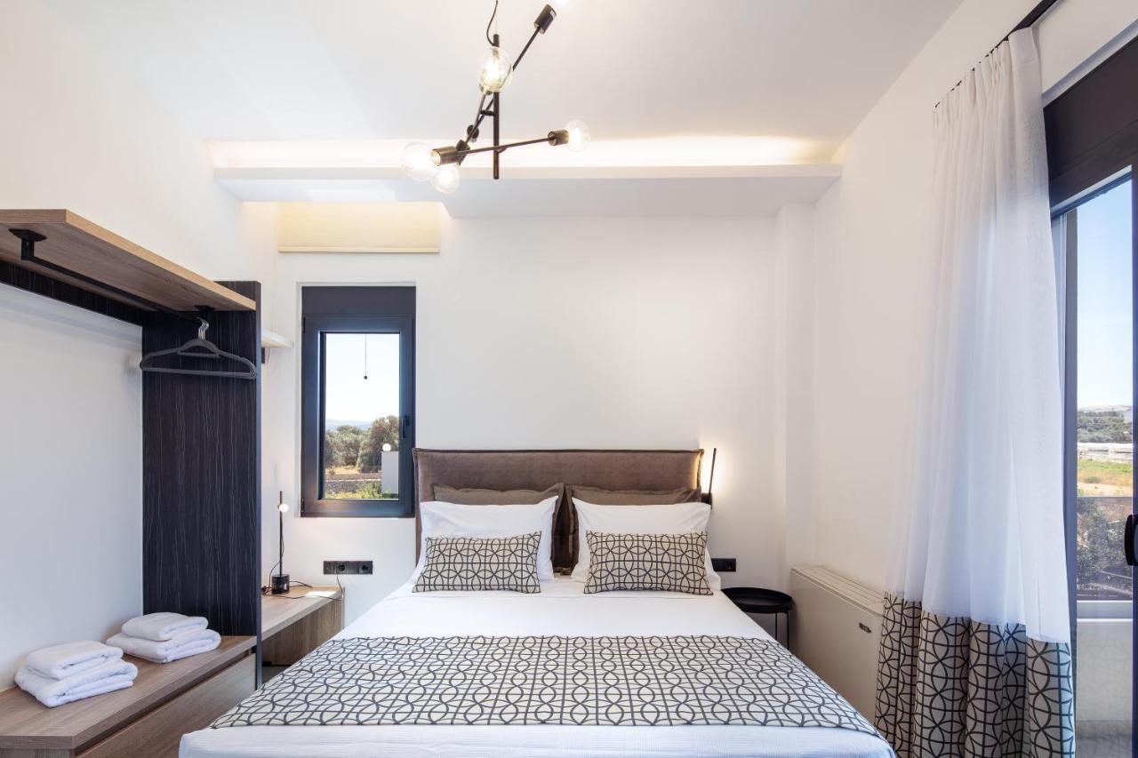 Sunnyside Villas, Ideal For Vibrant Stays,By Thinkvilla Pigianos Kampos  エクステリア 写真