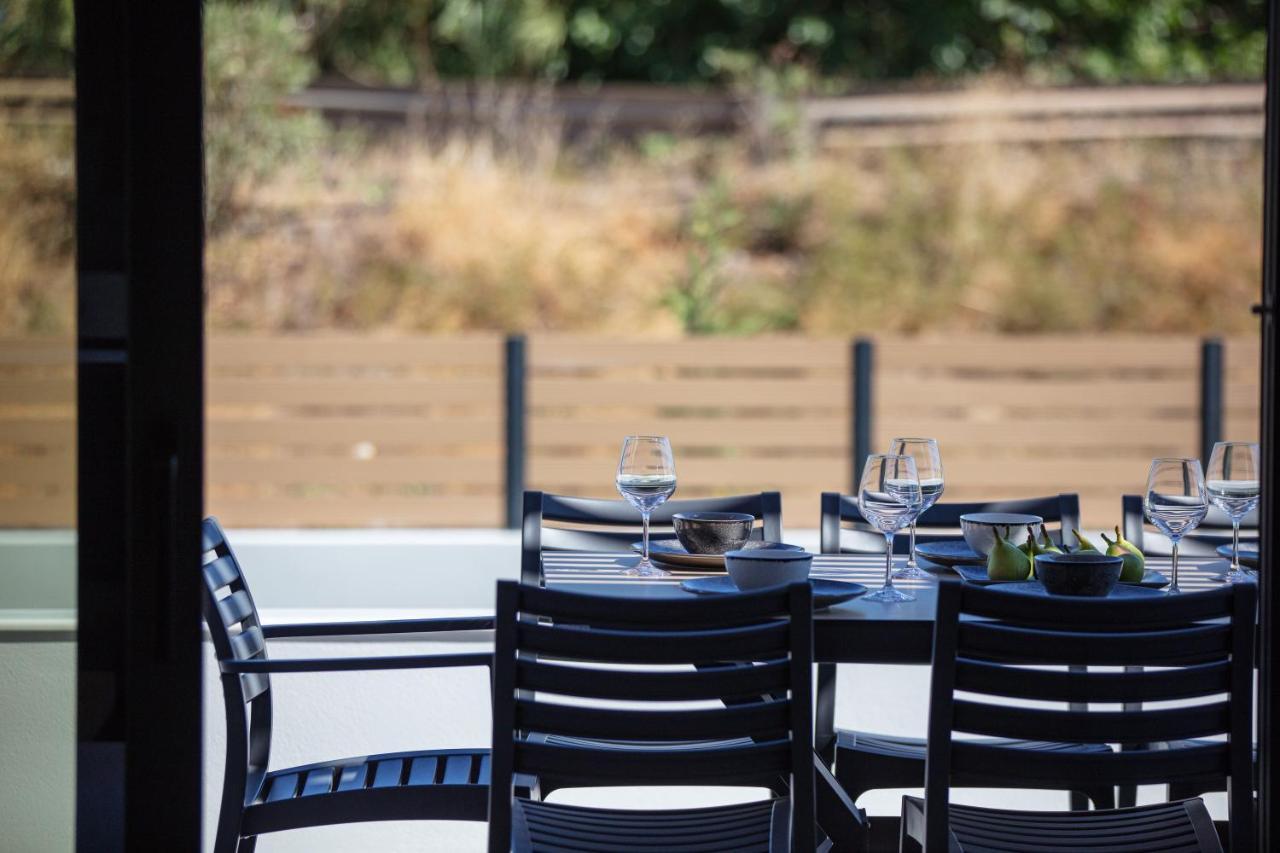Sunnyside Villas, Ideal For Vibrant Stays,By Thinkvilla Pigianos Kampos  エクステリア 写真