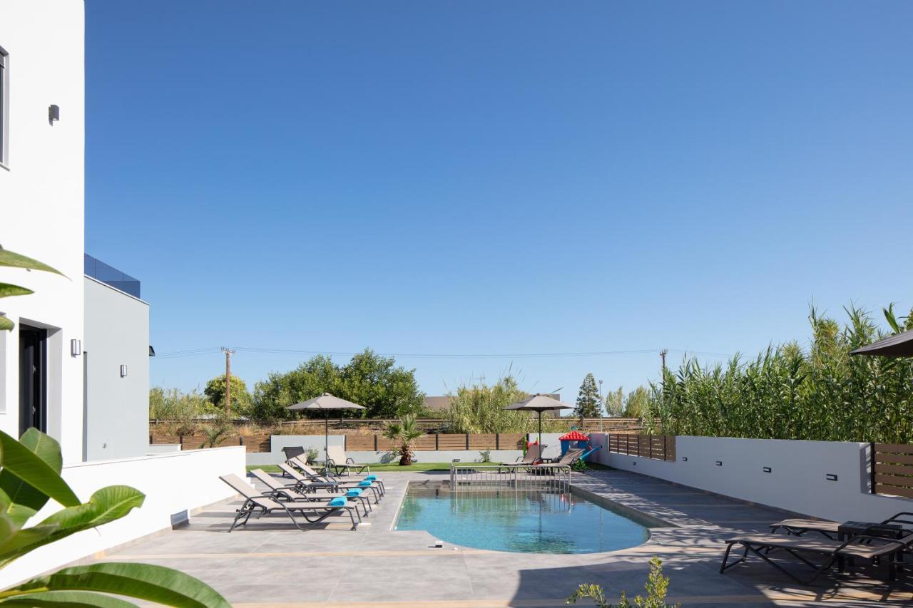 Sunnyside Villas, Ideal For Vibrant Stays,By Thinkvilla Pigianos Kampos  エクステリア 写真