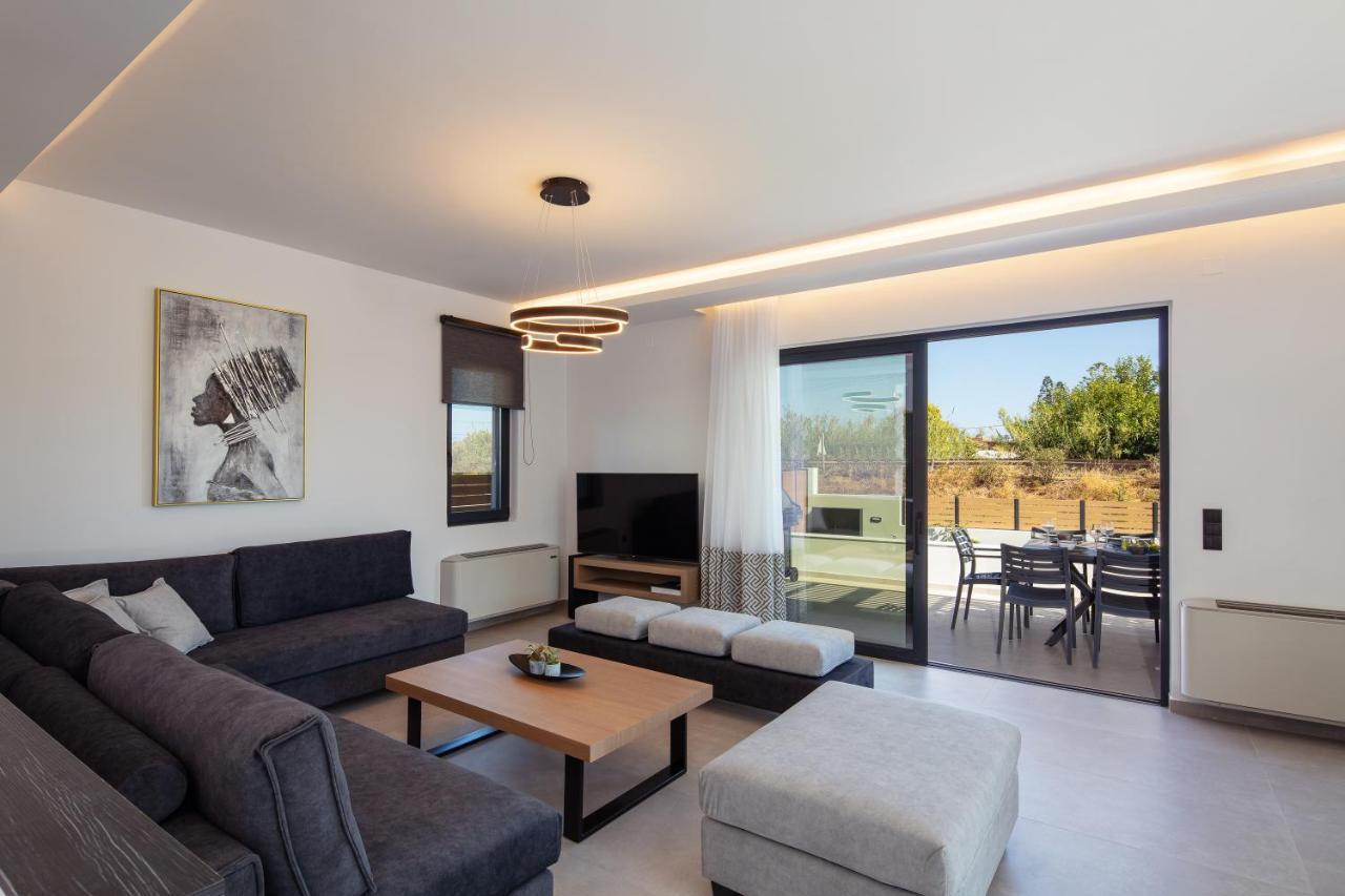 Sunnyside Villas, Ideal For Vibrant Stays,By Thinkvilla Pigianos Kampos  エクステリア 写真
