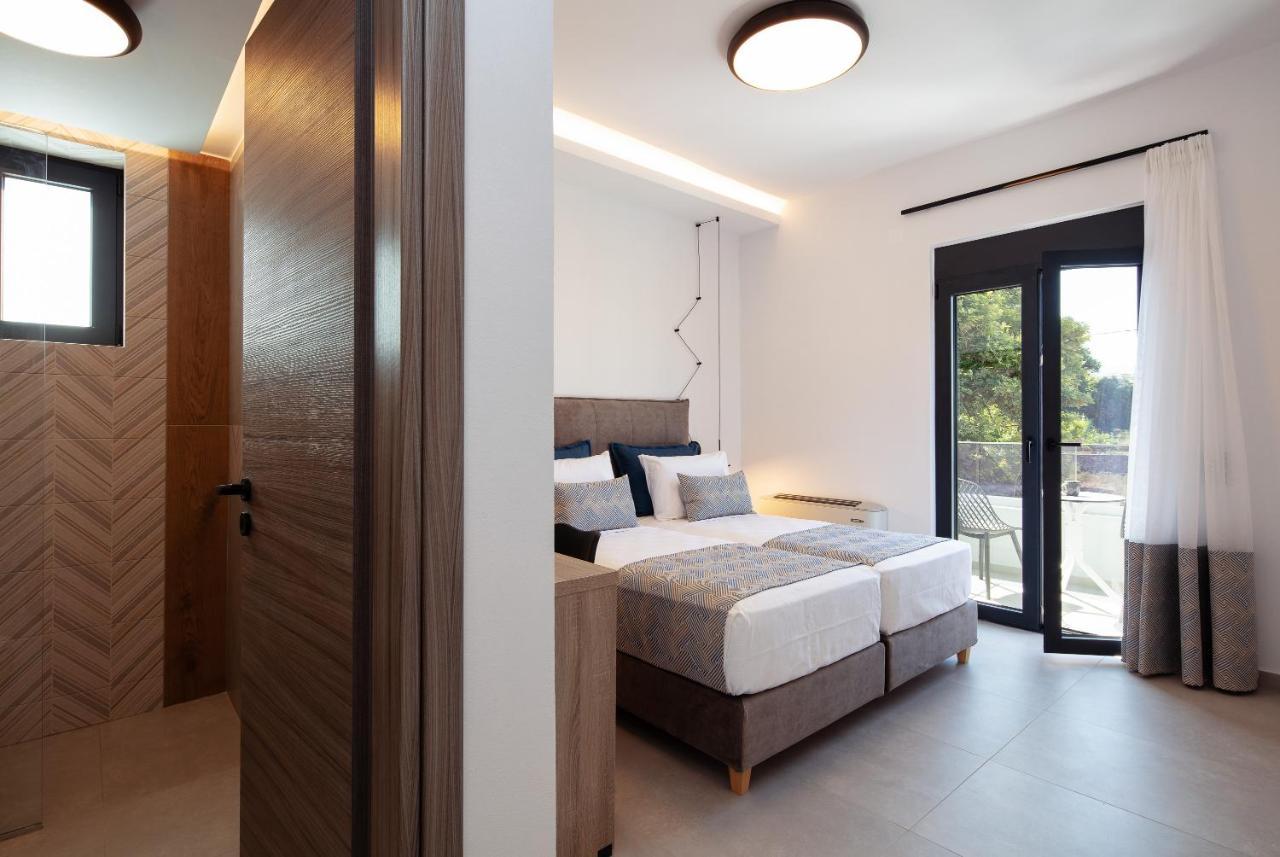 Sunnyside Villas, Ideal For Vibrant Stays,By Thinkvilla Pigianos Kampos  エクステリア 写真