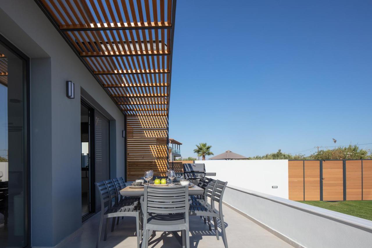 Sunnyside Villas, Ideal For Vibrant Stays,By Thinkvilla Pigianos Kampos  エクステリア 写真