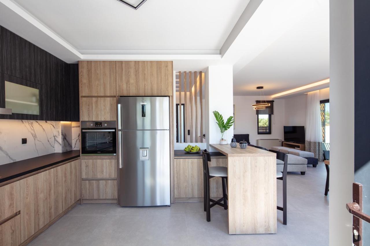 Sunnyside Villas, Ideal For Vibrant Stays,By Thinkvilla Pigianos Kampos  エクステリア 写真